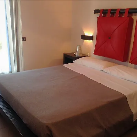 Isabella Aparthotel 2*