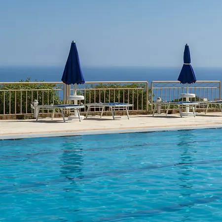 Isabella Aparthotel 2*