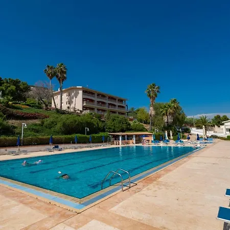 Isabella Aparthotel
