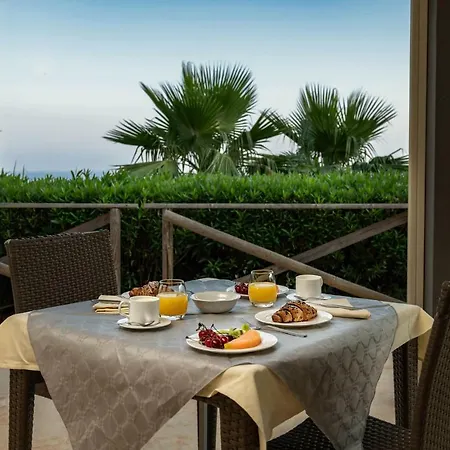 Isabella Aparthotel